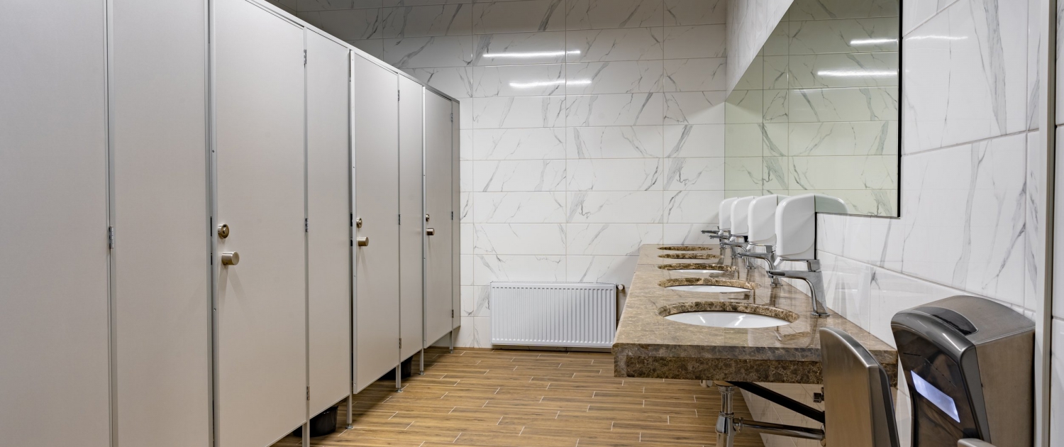 New,Public,Toilets,Partitioned,Into,Rooms,And,Sinks